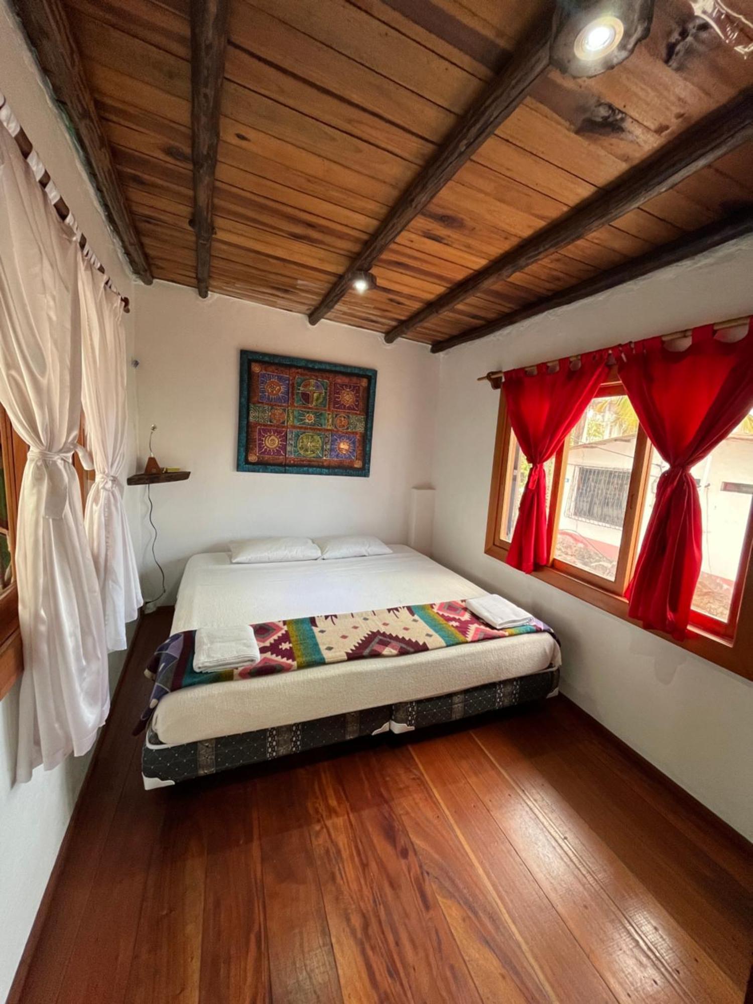 Lonesome George Ecolodge Puerto Ayora  Exterior foto