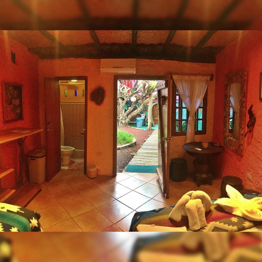 Lonesome George Ecolodge Puerto Ayora  Exterior foto
